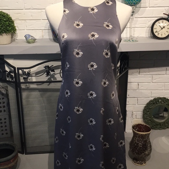 Banana Republic Dresses & Skirts - Banana Republic halter silk asymmetrical dress